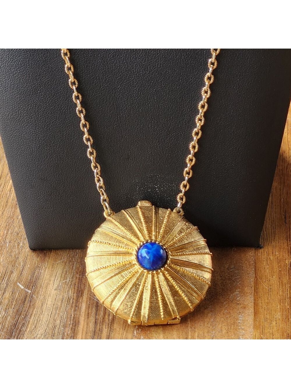 1973‎ Signed Estee Lauder Gold Empire Solid Perfume Vintage Pendant Necklace - Picture 4 of 12